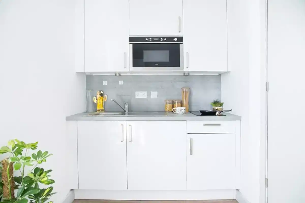 Amenities?w=400&h=260&fit=crop&q=40&auto=format&trim=auto