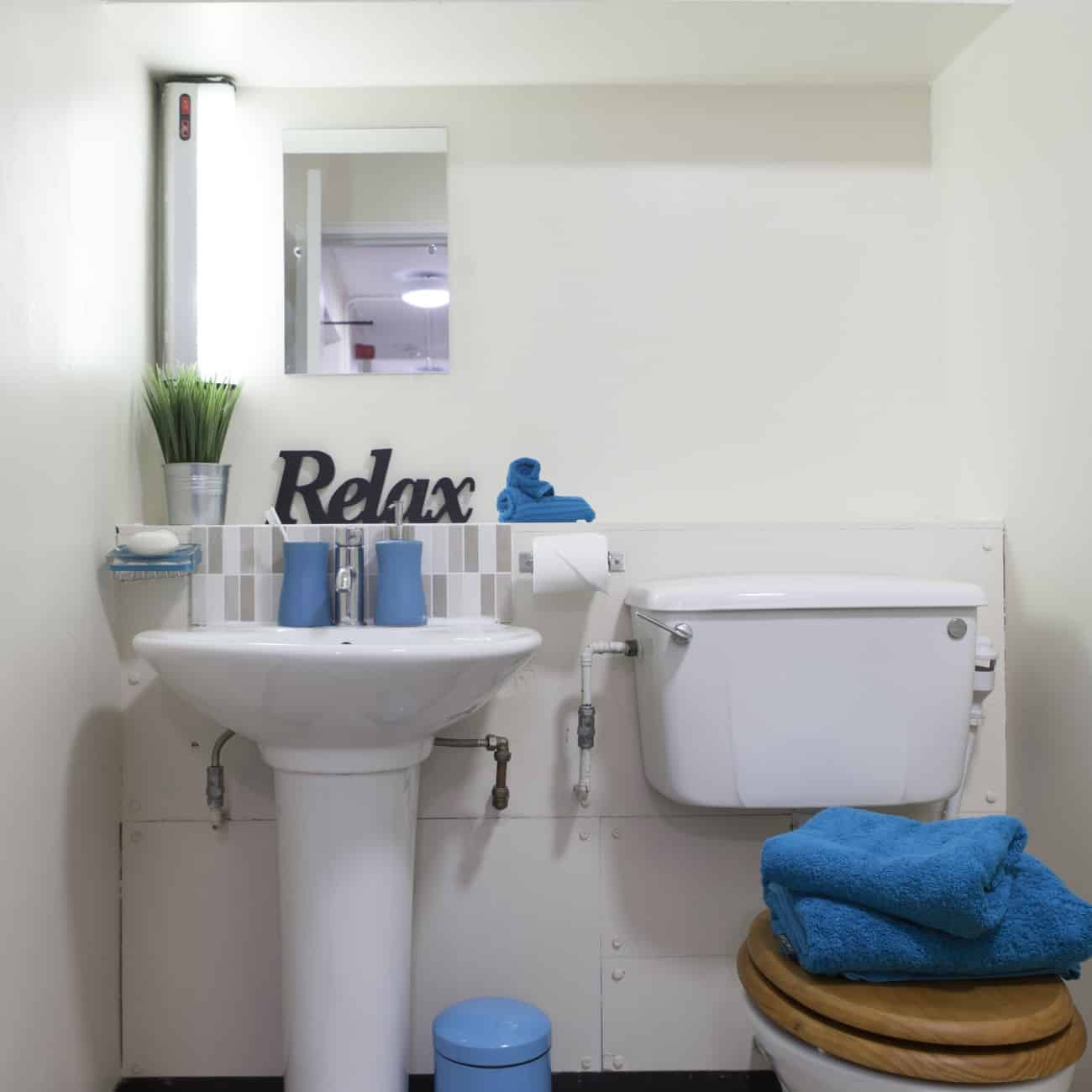 Amenities?w=400&h=260&fit=crop&q=40&auto=format&trim=auto