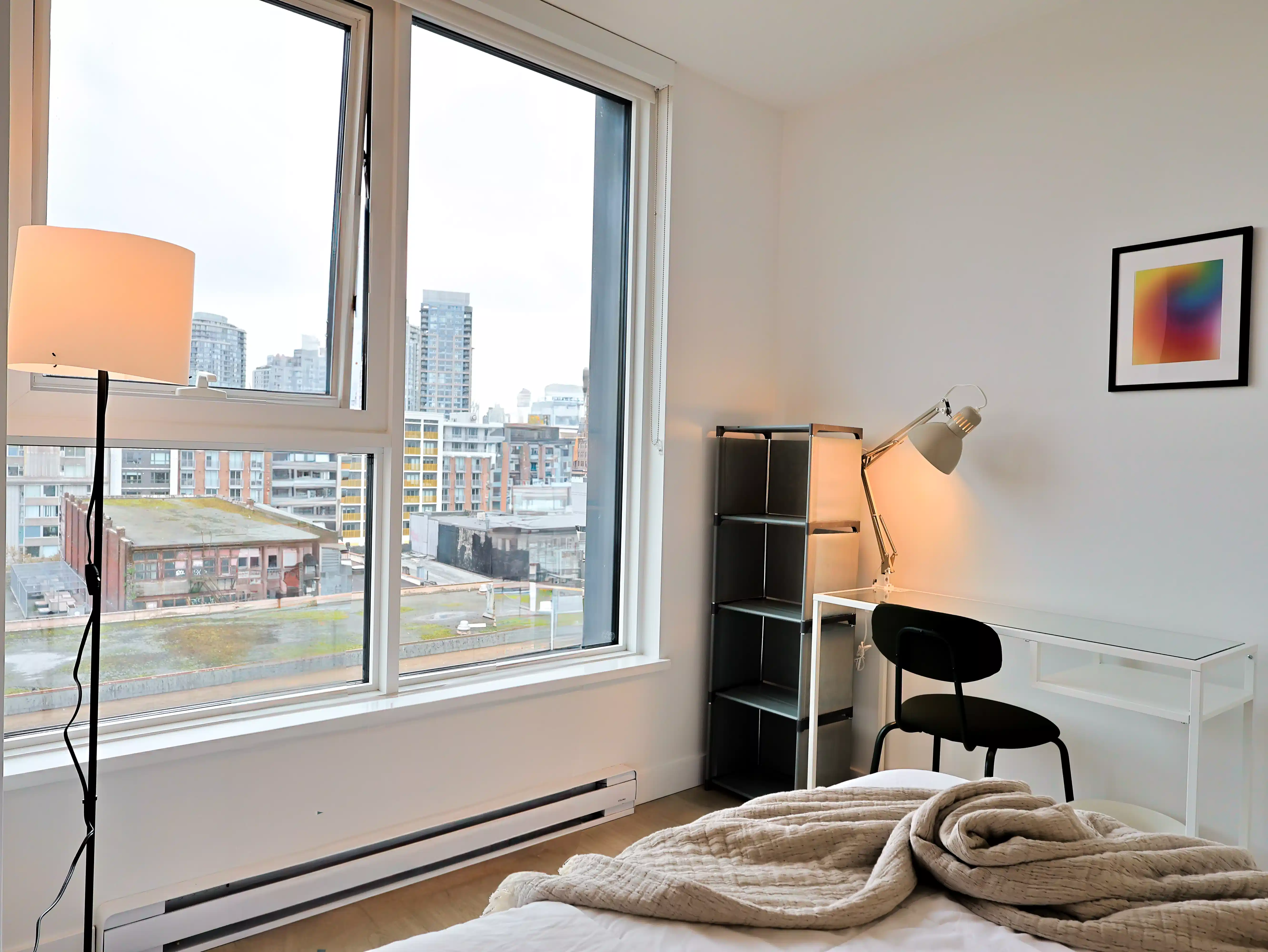 Amenities?w=400&h=260&fit=crop&q=40&auto=format&trim=auto