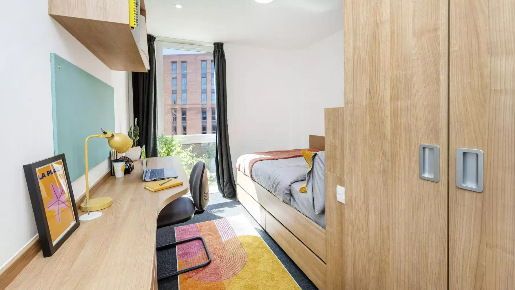 Kitchen?w=400&h=260&fit=crop&q=40&auto=format&trim=auto