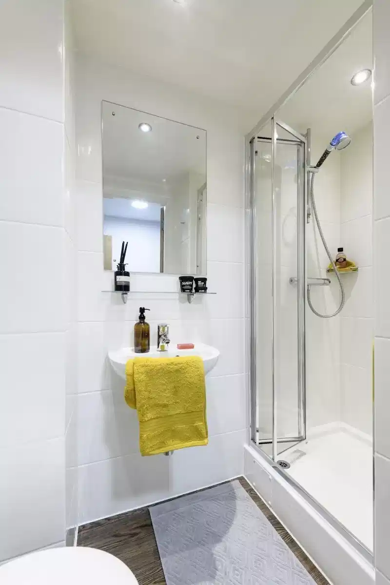 Kitchen?w=400&h=260&fit=crop&q=40&auto=format&trim=auto