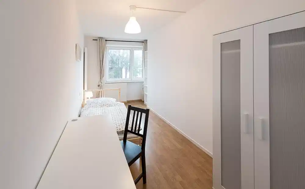 Common Area?w=400&h=260&fit=crop&q=40&auto=format&trim=auto