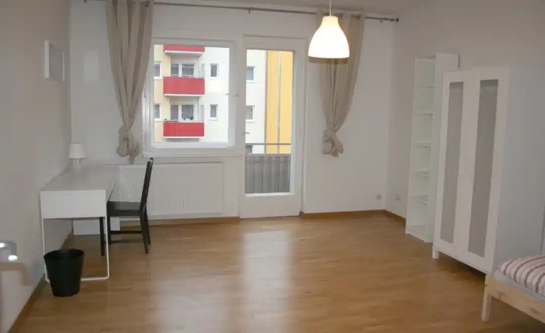 Floor Plan?w=400&h=260&fit=crop&q=40&auto=format&trim=auto