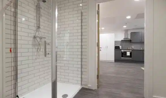 Common Area?w=400&h=260&fit=crop&q=40&auto=format&trim=auto