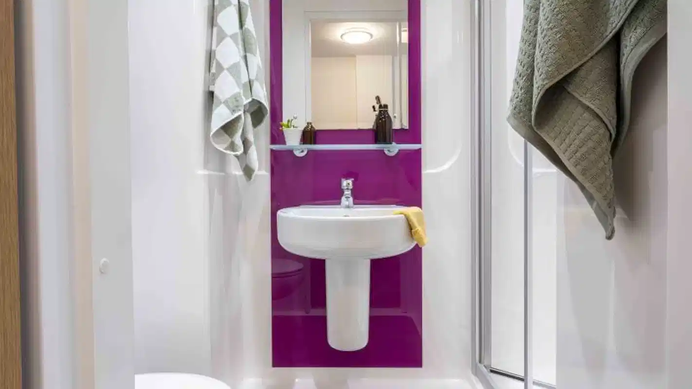 Amenities?w=400&h=260&fit=crop&q=40&auto=format&trim=auto