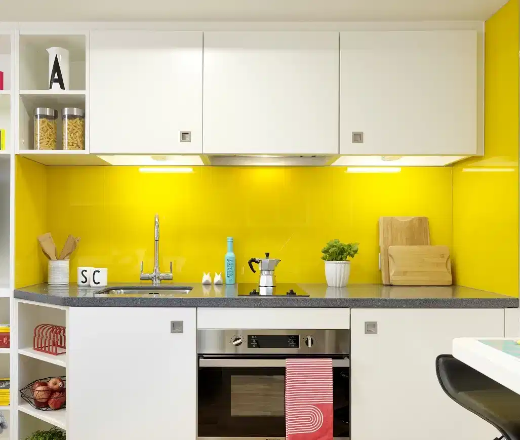 Common Area?w=400&h=260&fit=crop&q=40&auto=format&trim=auto