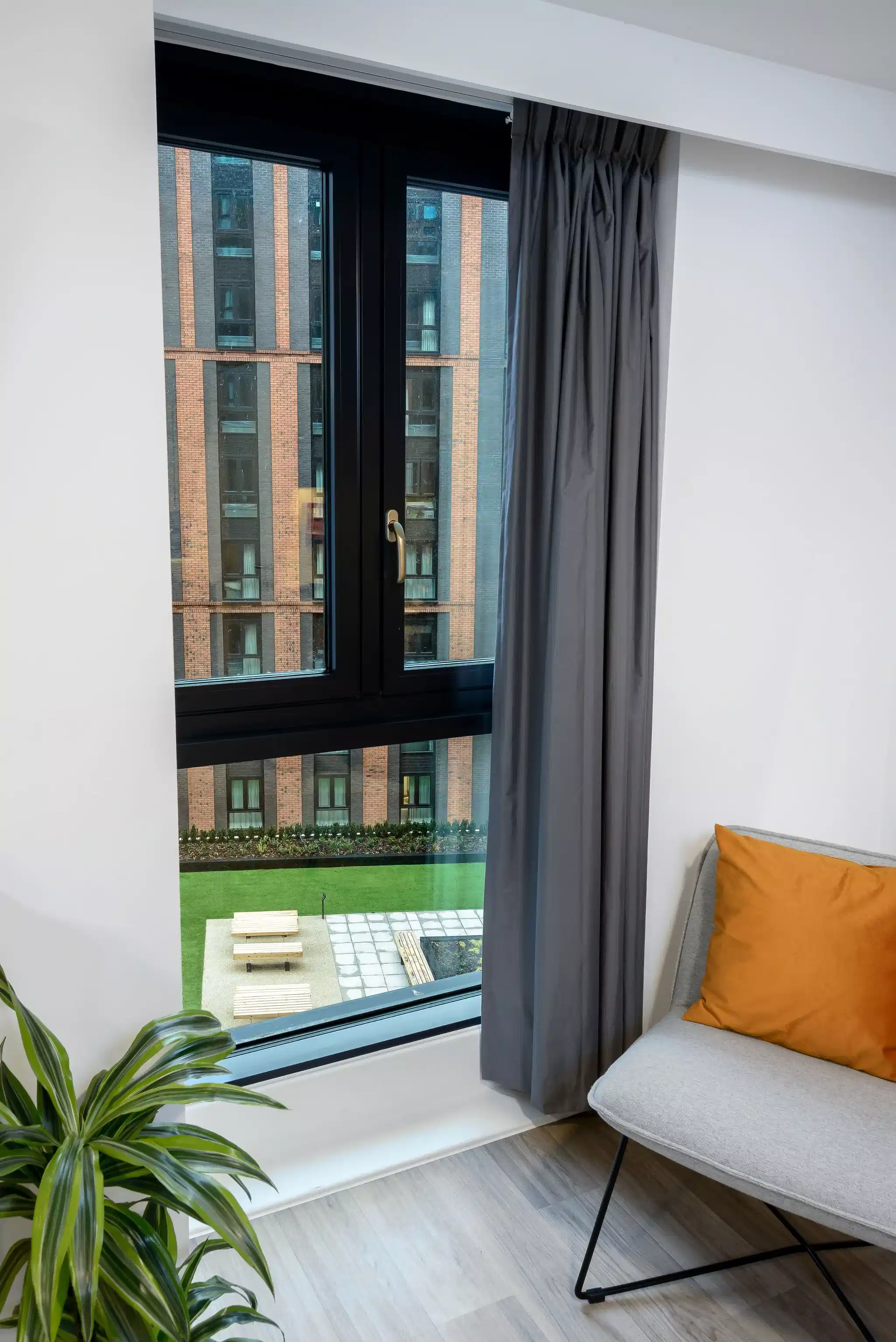 Amenities?w=400&h=260&fit=crop&q=40&auto=format&trim=auto