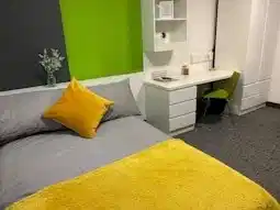 Common Area?w=400&h=260&fit=crop&q=40&auto=format&trim=auto