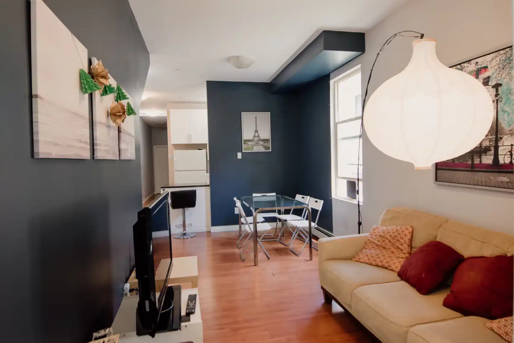 Kitchen?w=400&h=260&fit=crop&q=40&auto=format&trim=auto