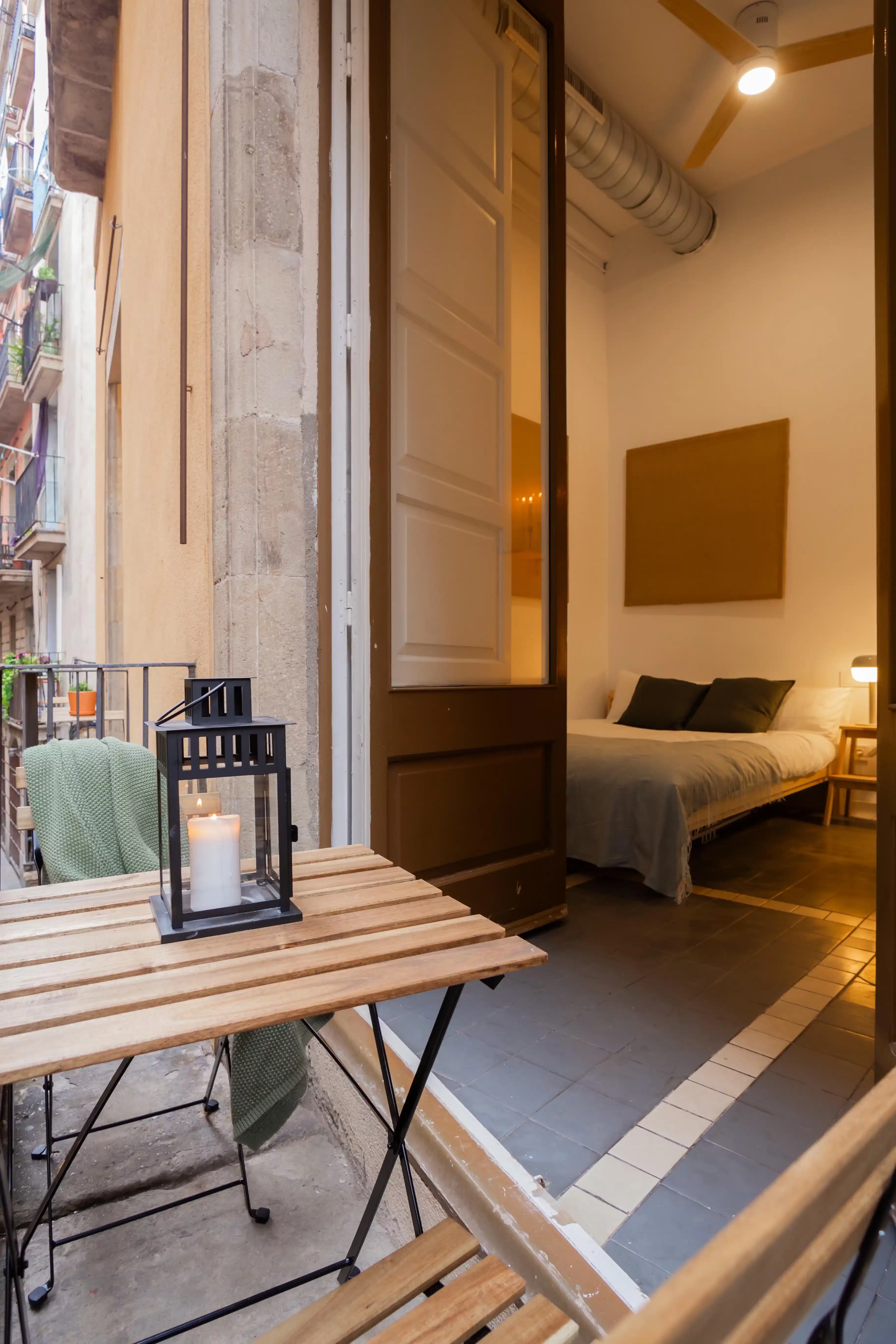 Exterior?w=400&h=260&fit=crop&q=40&auto=format&trim=auto