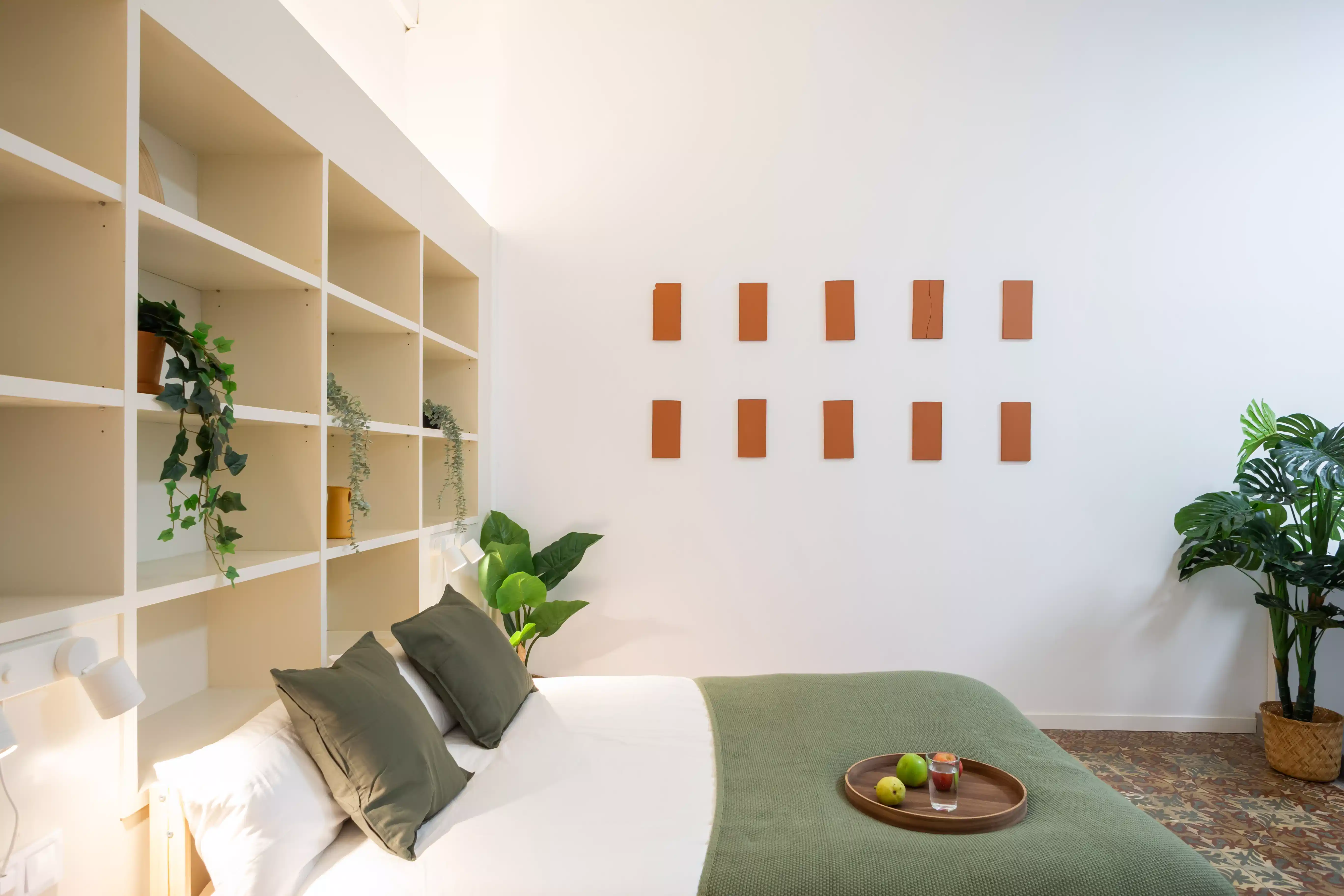 Exterior?w=400&h=260&fit=crop&q=40&auto=format&trim=auto