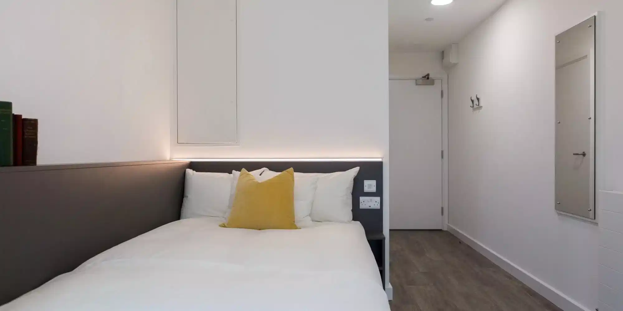 Gold Studio Private Mid Level