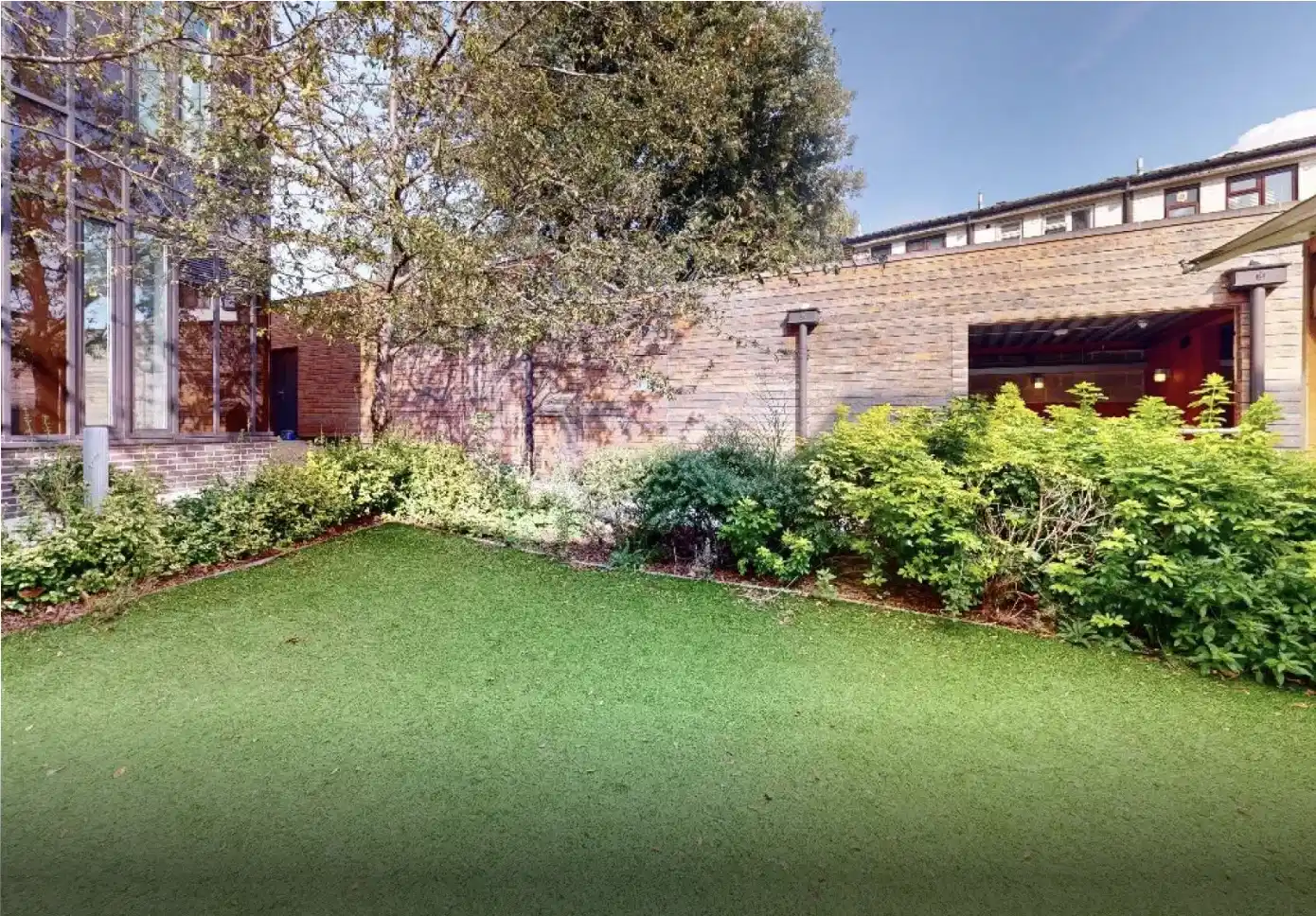 iQ East Court, London - London, England, United Kingdom - Exterior