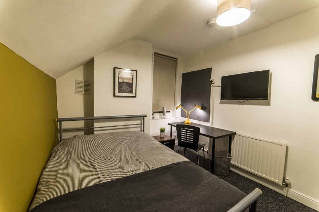 14 Kimbolton Avenue, Nottingham  - Nottingham, England, United Kingdom - Bedroom