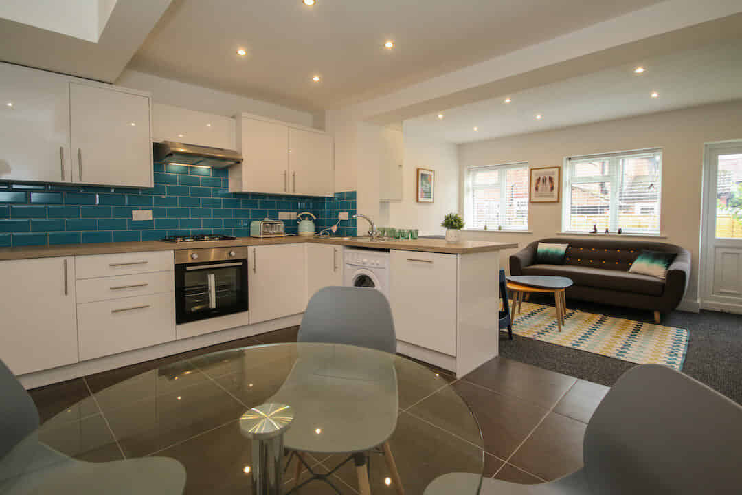 10 Holocobe Road, Manchester - Manchester, England, United Kingdom - Kitchen