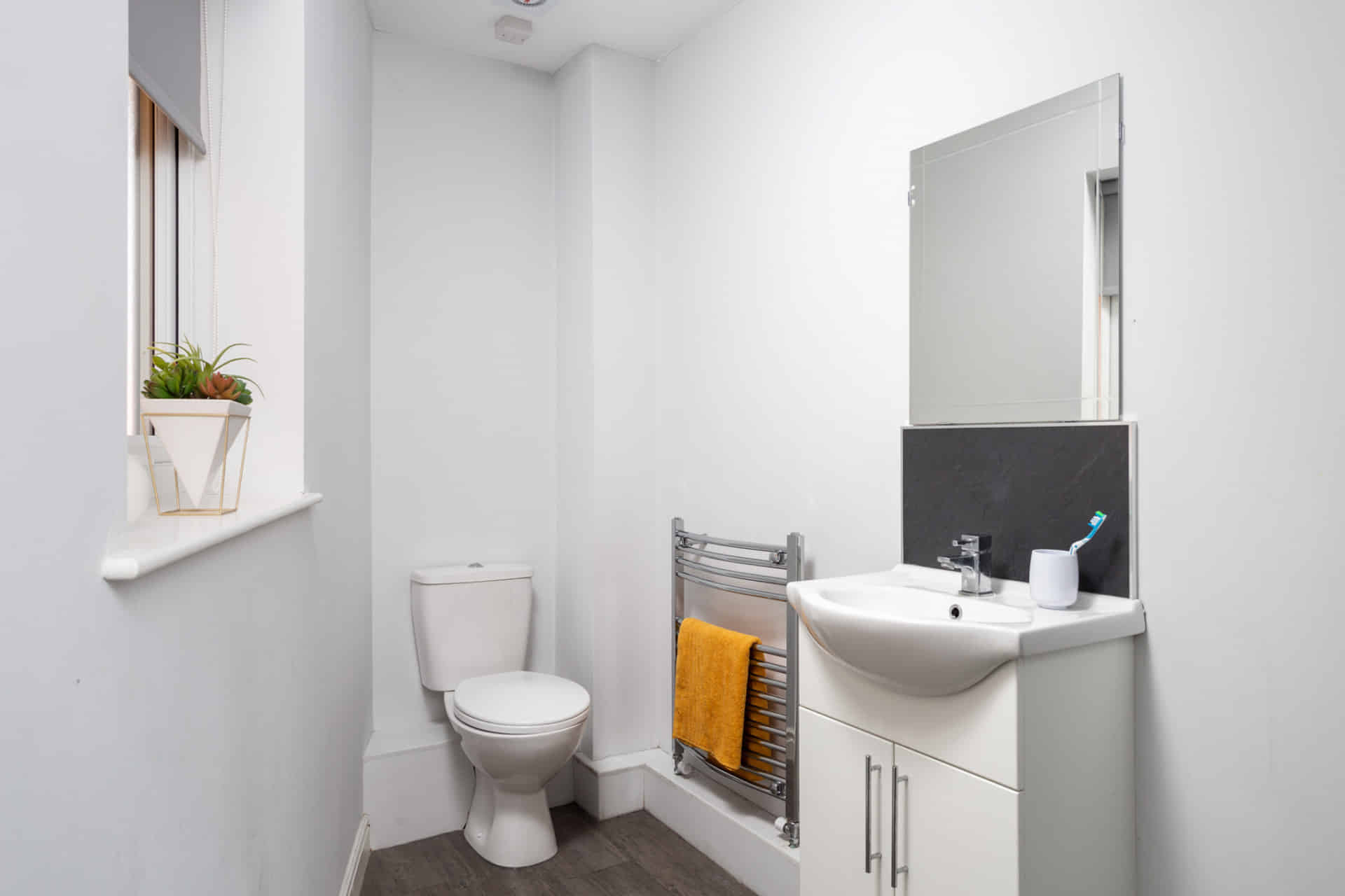 48 Royal Park Road, Leeds - Leeds, England, United Kingdom - Bathroom
