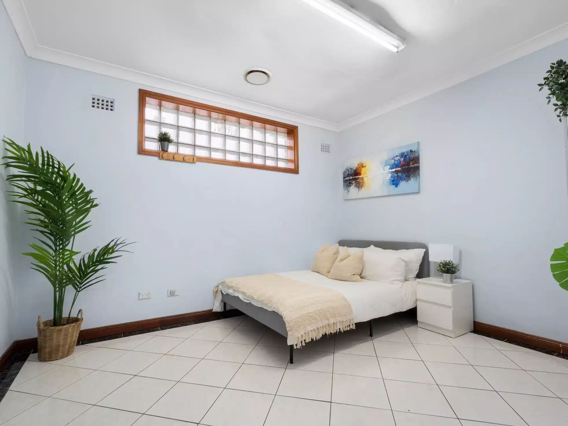 Room in a 5 Bedroom Apartment, 2/191 Enmore Road, Enmore, Sydney 2042 - Sydney, New South Wales, Australia - Bedroom