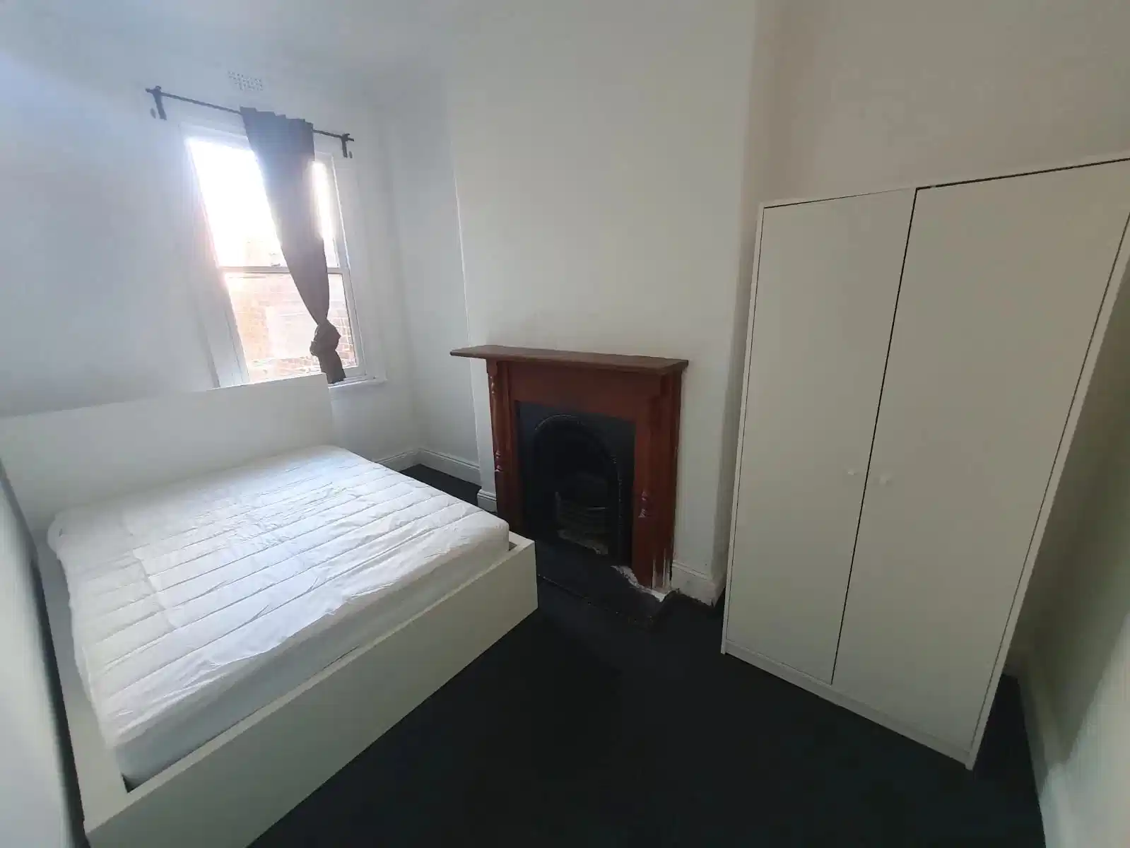 Room in a 6 Bedroom Apartment, 321 Cleveland Street, Surry Hills, Sydney 2010 - Sydney, New South Wales, Australia - Bedroom