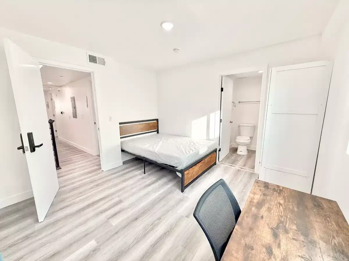 1329 W 36th St, Los Angeles - Los Angeles, California, United States - Bedroom