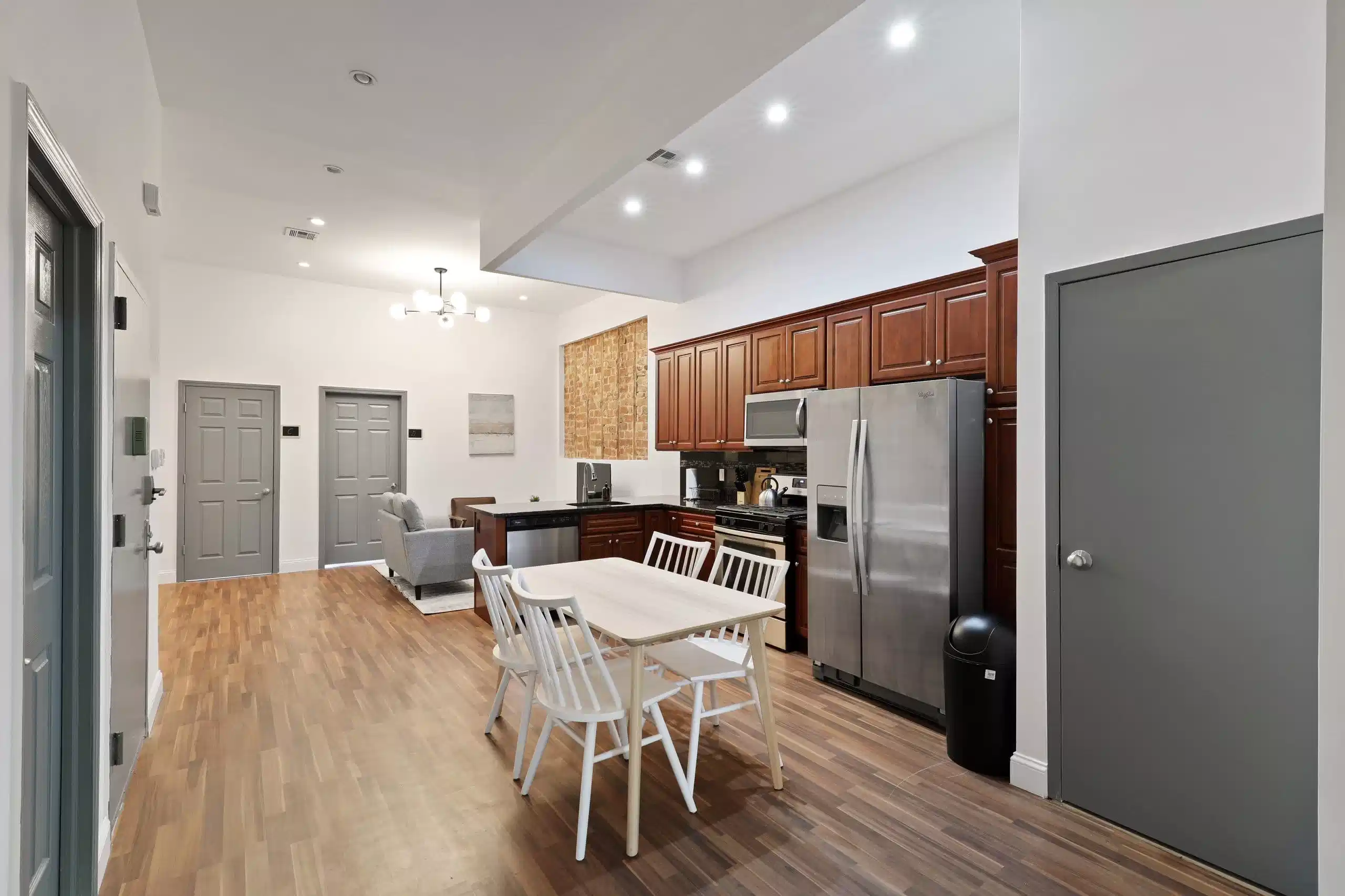 Kitchen?w=400&h=260&fit=crop&q=40&auto=format&trim=auto