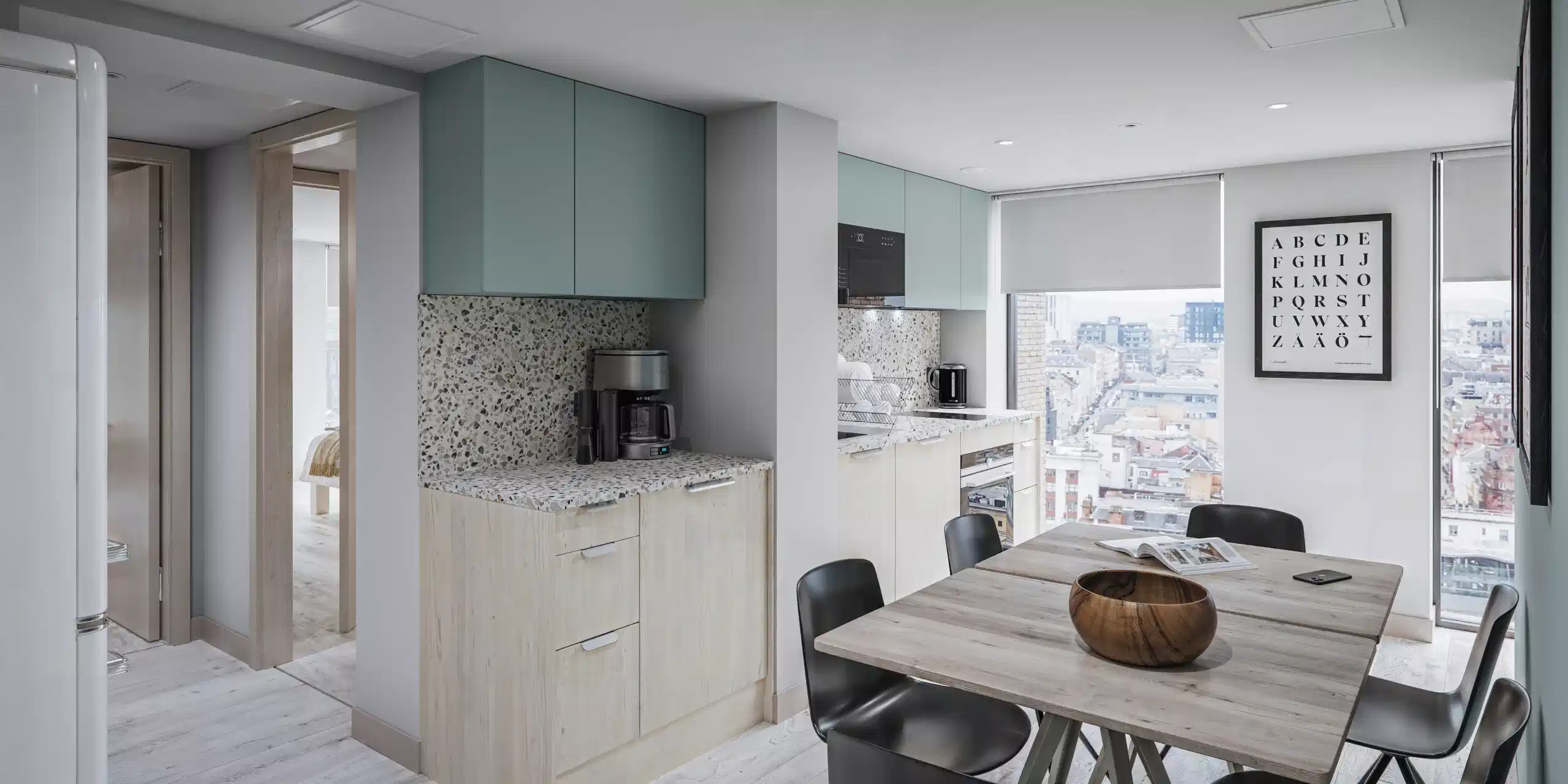 Amenities?w=400&h=260&fit=crop&q=40&auto=format&trim=auto