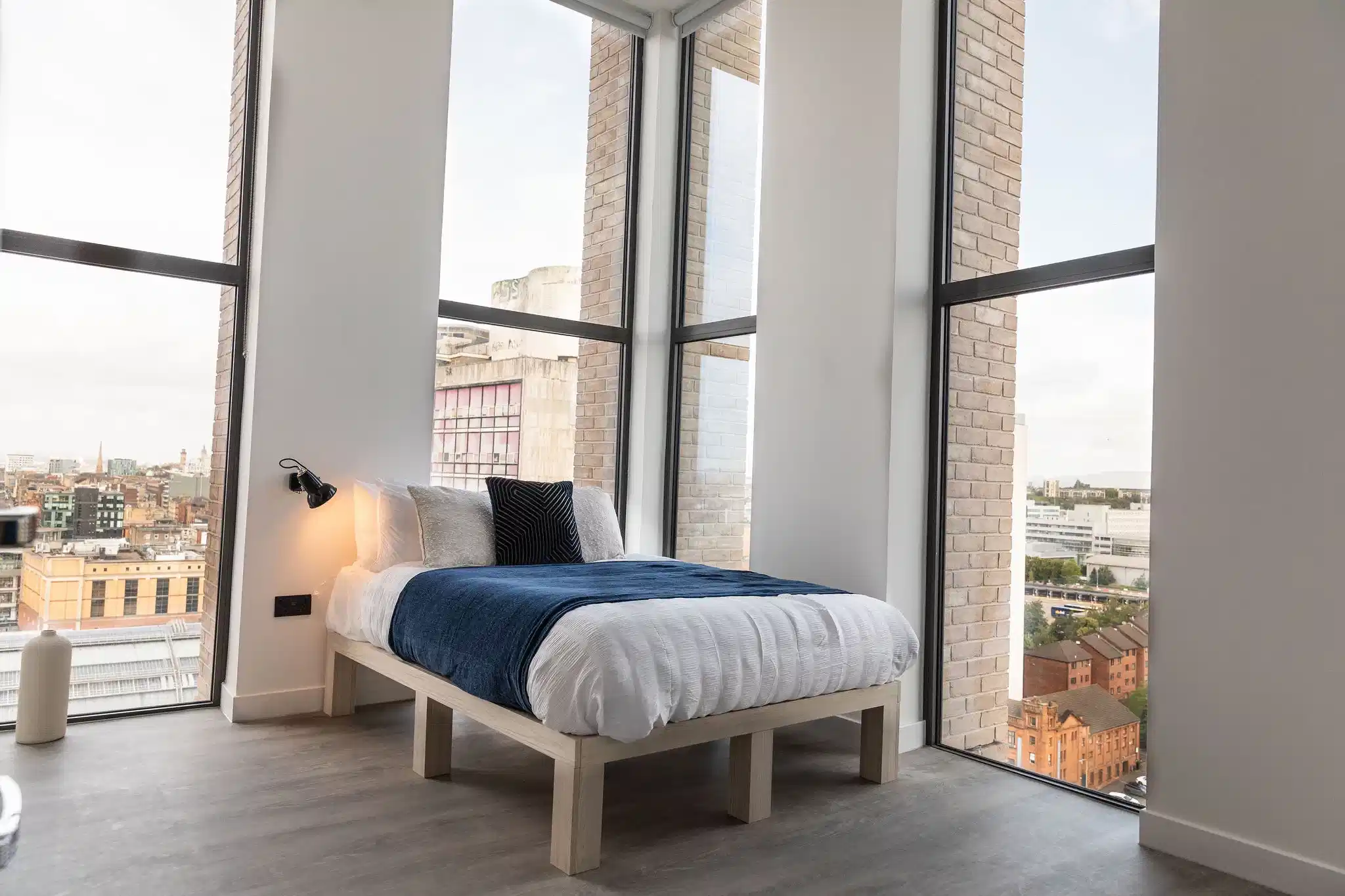 Amenities?w=400&h=260&fit=crop&q=40&auto=format&trim=auto