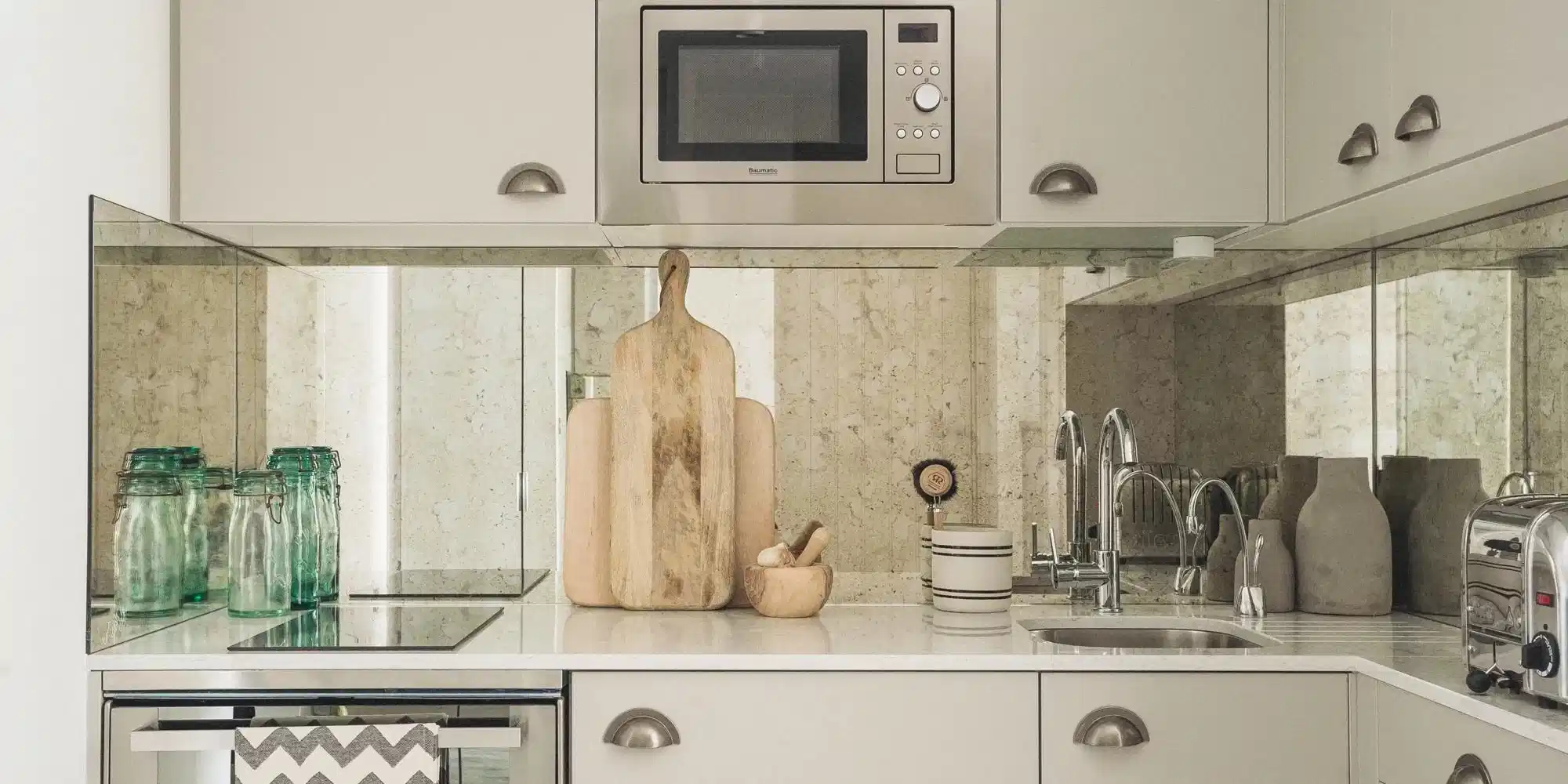 Common Area?w=400&h=260&fit=crop&q=40&auto=format&trim=auto