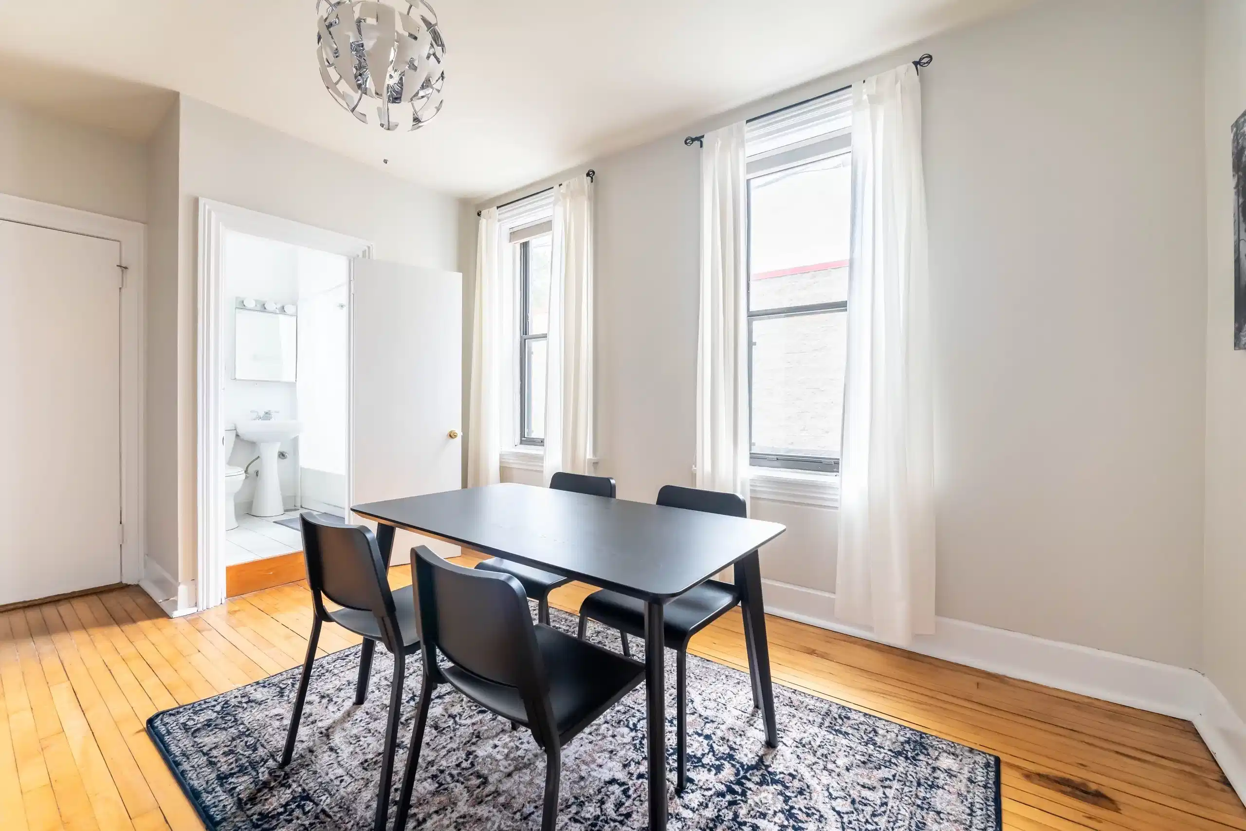 June Homes 60614, Chicago - Chicago, Illinois, United States - Common Area