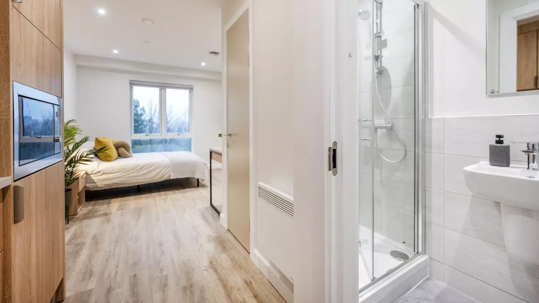 Common Area?w=400&h=260&fit=crop&q=40&auto=format&trim=auto