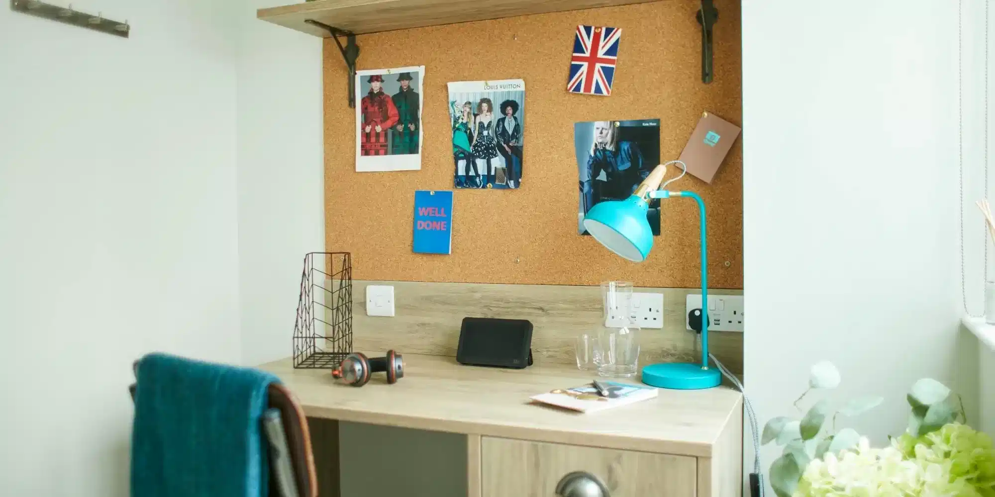 Exterior?w=400&h=260&fit=crop&q=40&auto=format&trim=auto