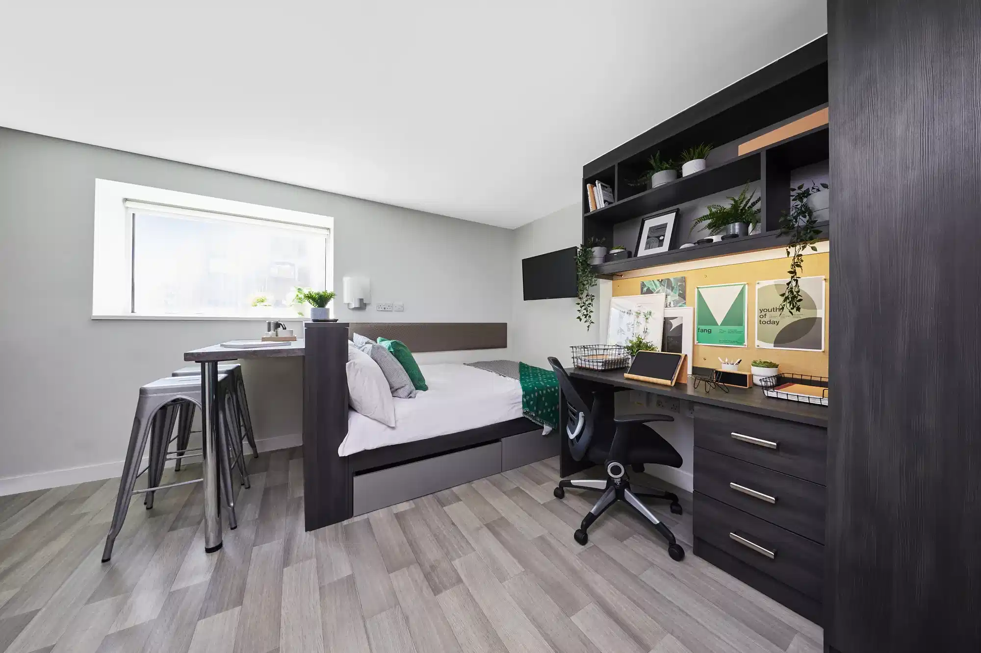 Amenities?w=400&h=260&fit=crop&q=40&auto=format&trim=auto