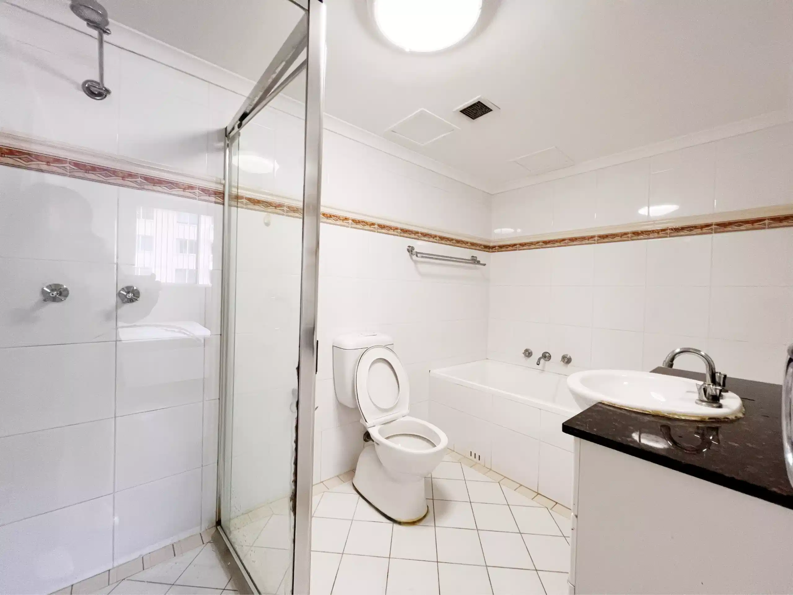 U/ 255 Anzac Pde Kingsford, Sydney - Sydney, New South Wales, Australia - 2 Bed 2 Bath - Bathroom