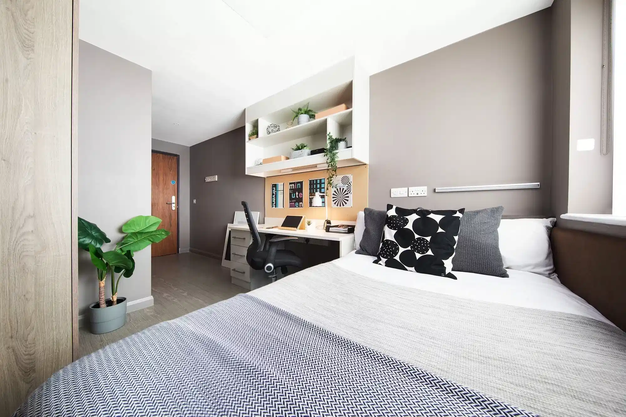 Gold Ensuite