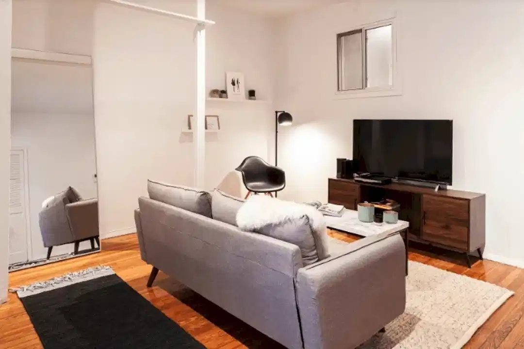 2nd Ave, New York - New York City, New York, United States - Amenities