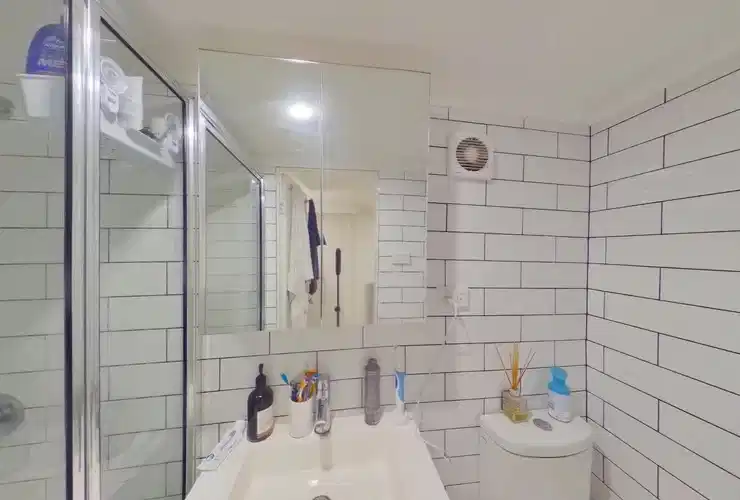 Room 2 (STD) - Bedroom?w=400&h=260&fit=crop&q=40&auto=format&trim=auto