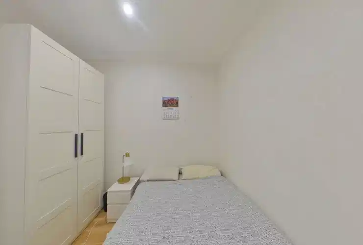 Room in a 5 Bedroom Apartment, 633 Harris Street, Ultimo, Sydney - Sydney, New South Wales, Australia - Room 3 (STD) - Bedroom