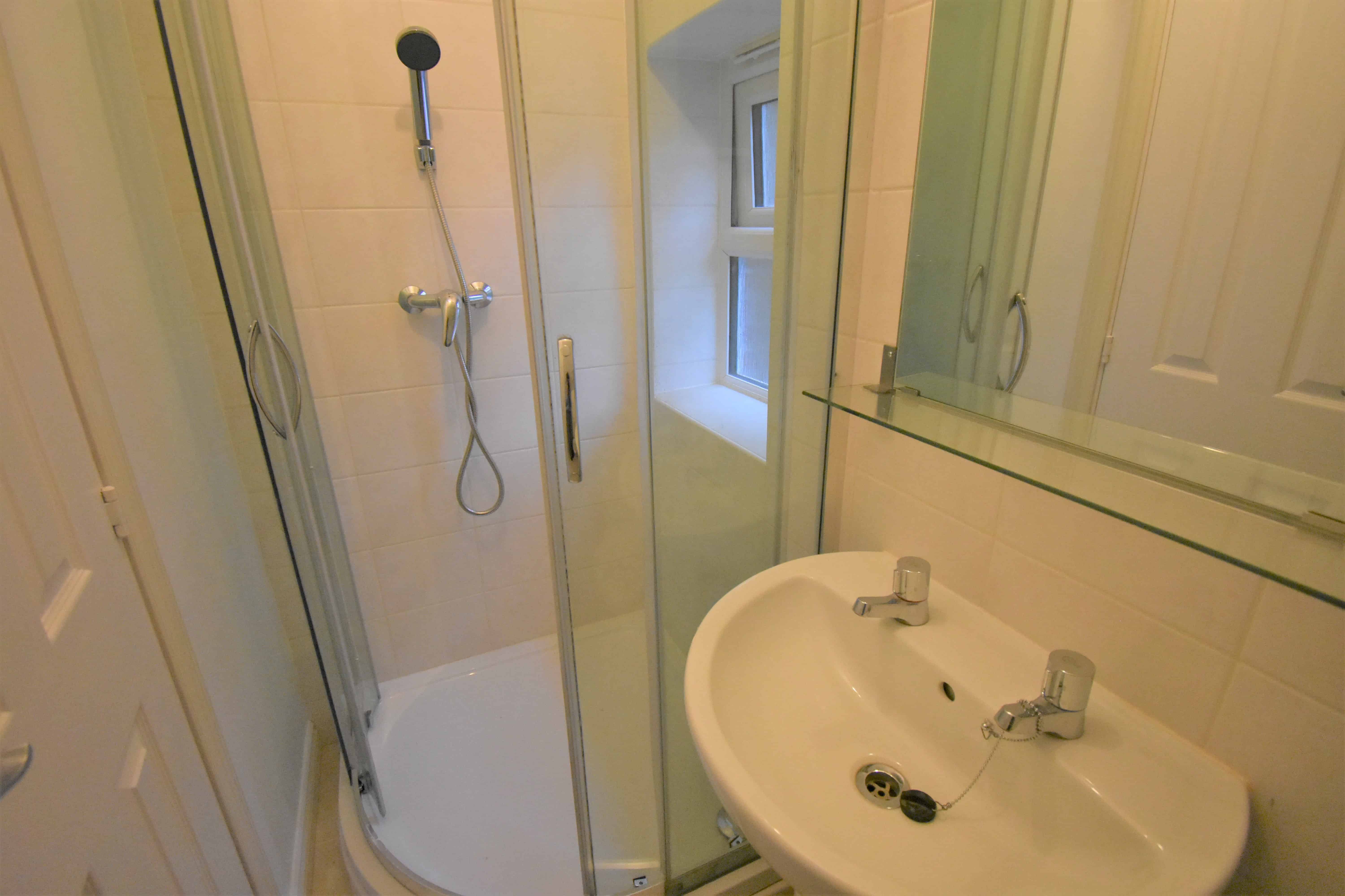 Downy Birch, Coventry - Coventry, England, United Kingdom - Bathroom