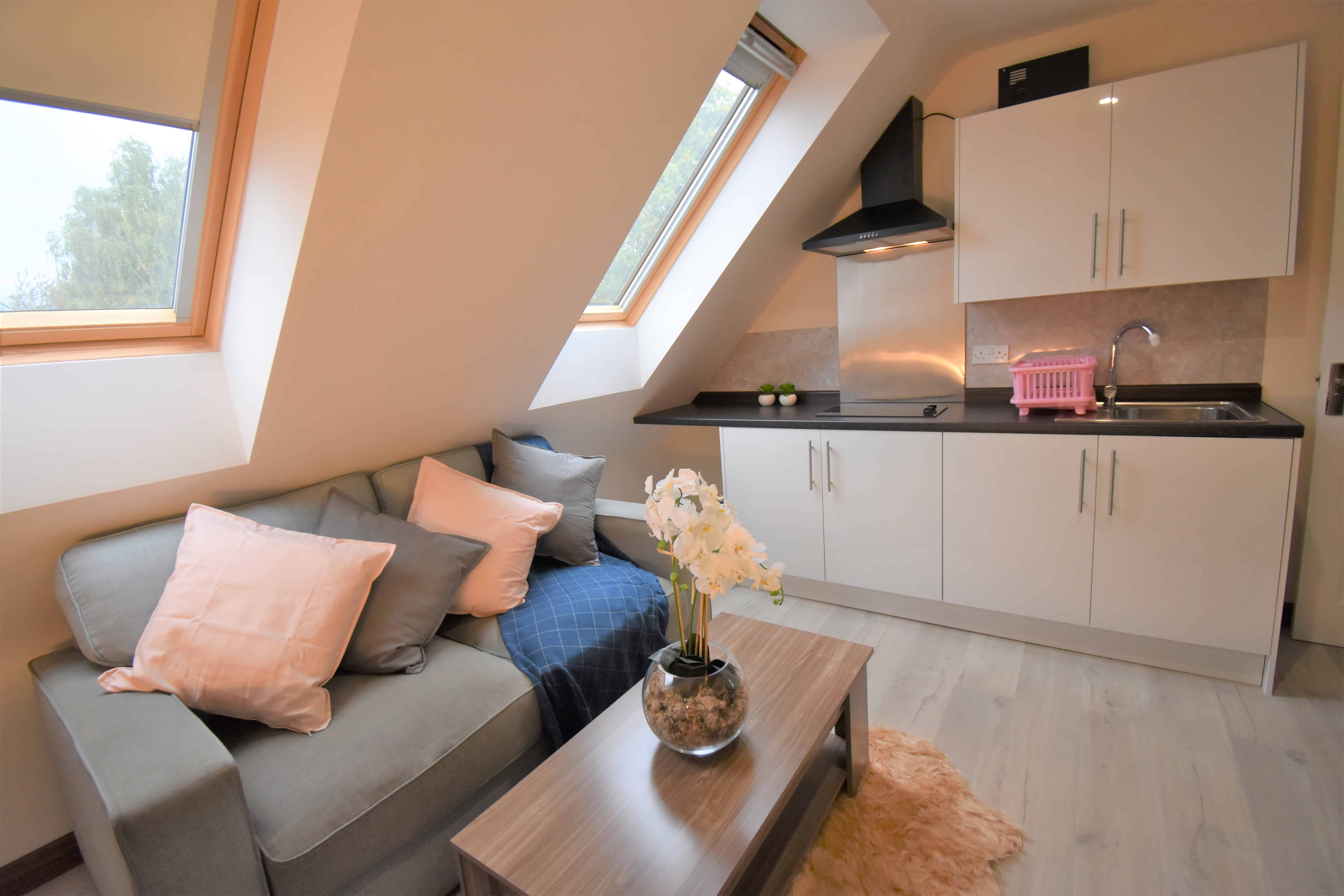 Bathroom?w=400&h=260&fit=crop&q=40&auto=format&trim=auto