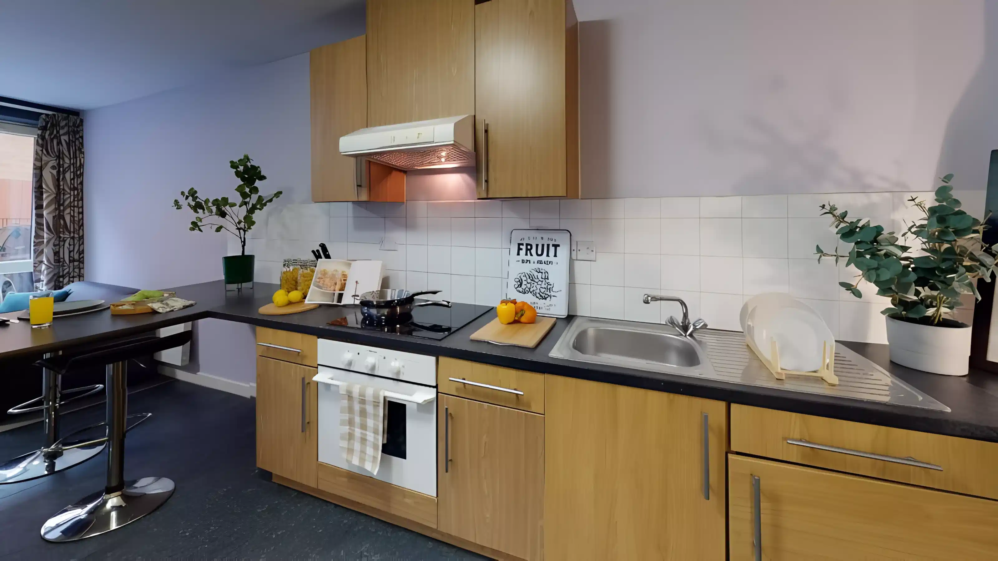 Exterior?w=400&h=260&fit=crop&q=40&auto=format&trim=auto