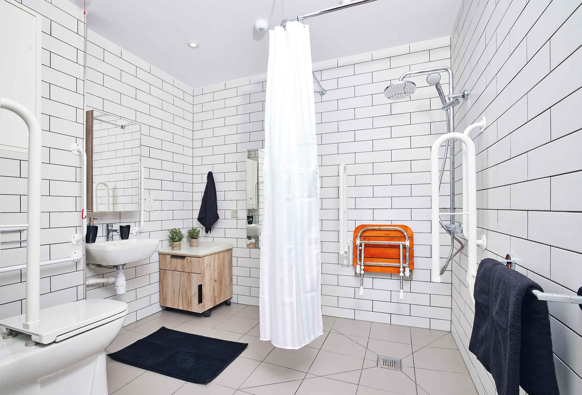 Common Area?w=400&h=260&fit=crop&q=40&auto=format&trim=auto