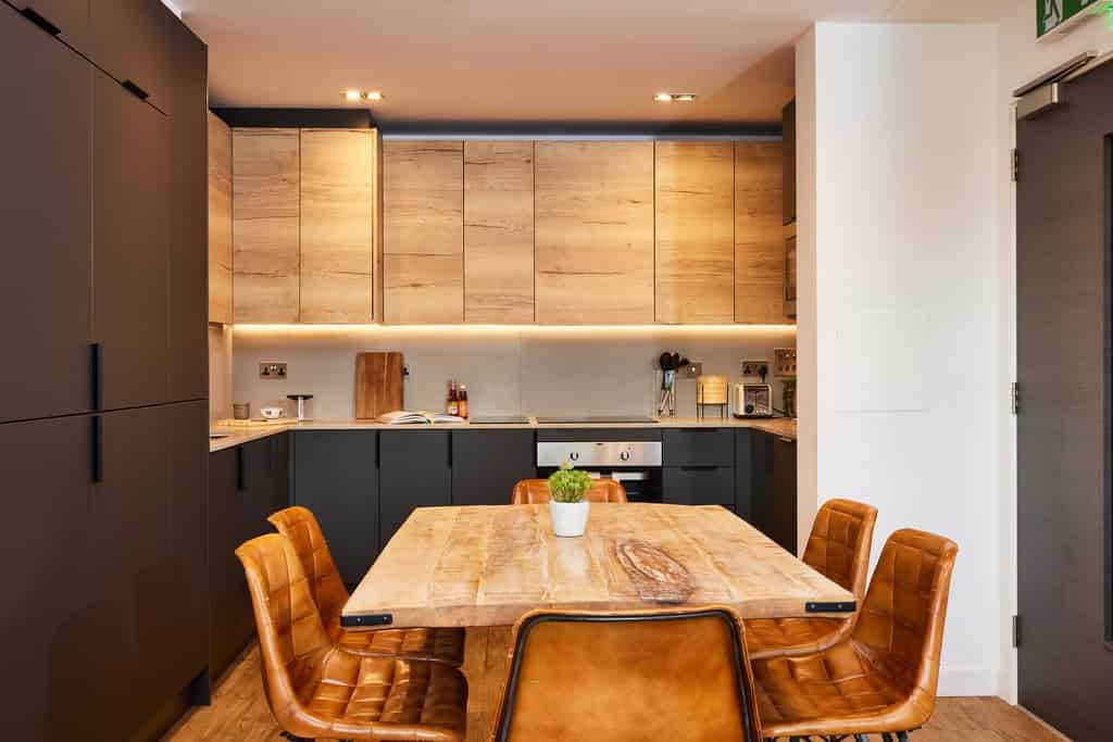 Common Area?w=400&h=260&fit=crop&q=40&auto=format&trim=auto