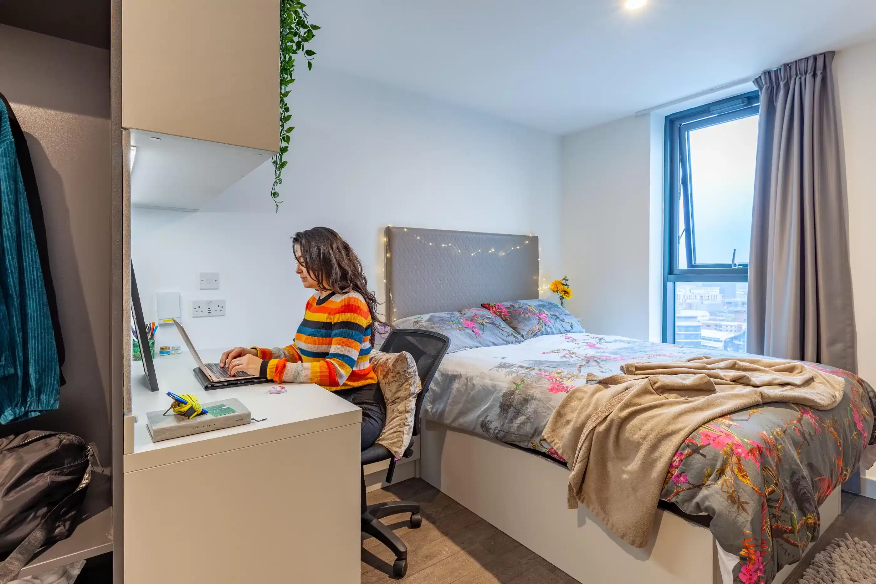 Amenities?w=400&h=260&fit=crop&q=40&auto=format&trim=auto