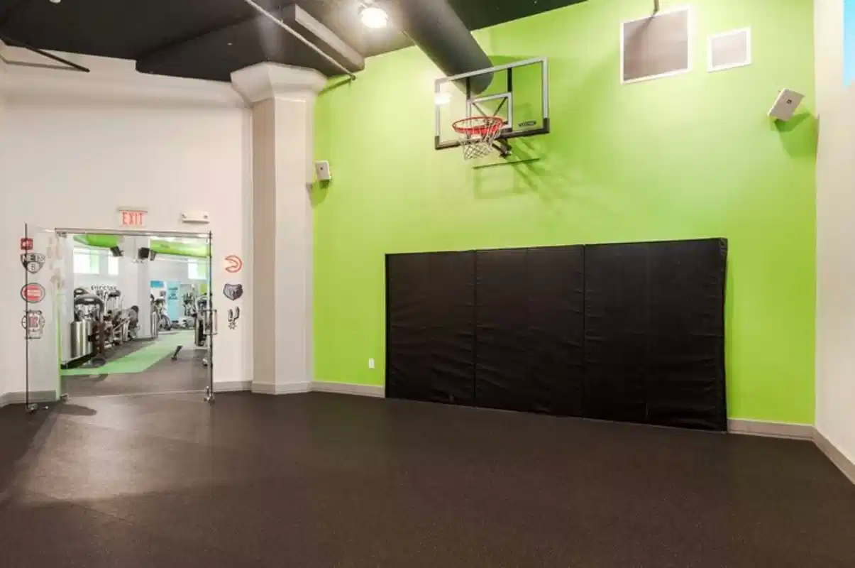 Marine Club, Philadelphia - Philadelphia, Pennsylvania, United States - Amenities