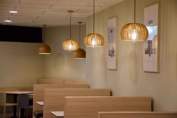 Amenities?w=400&h=260&fit=crop&q=40&auto=format&trim=auto