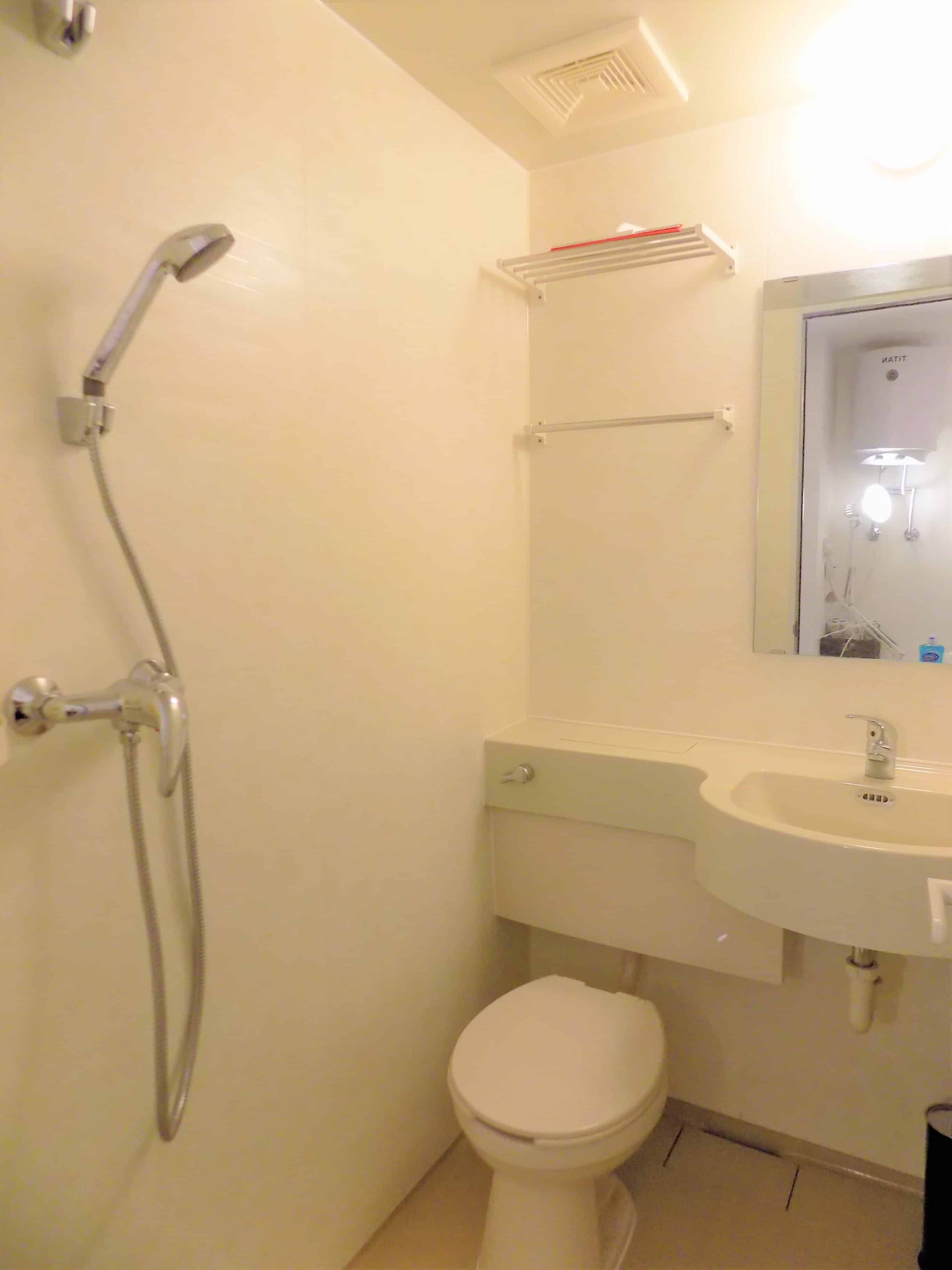 Kitchen?w=400&h=260&fit=crop&q=40&auto=format&trim=auto