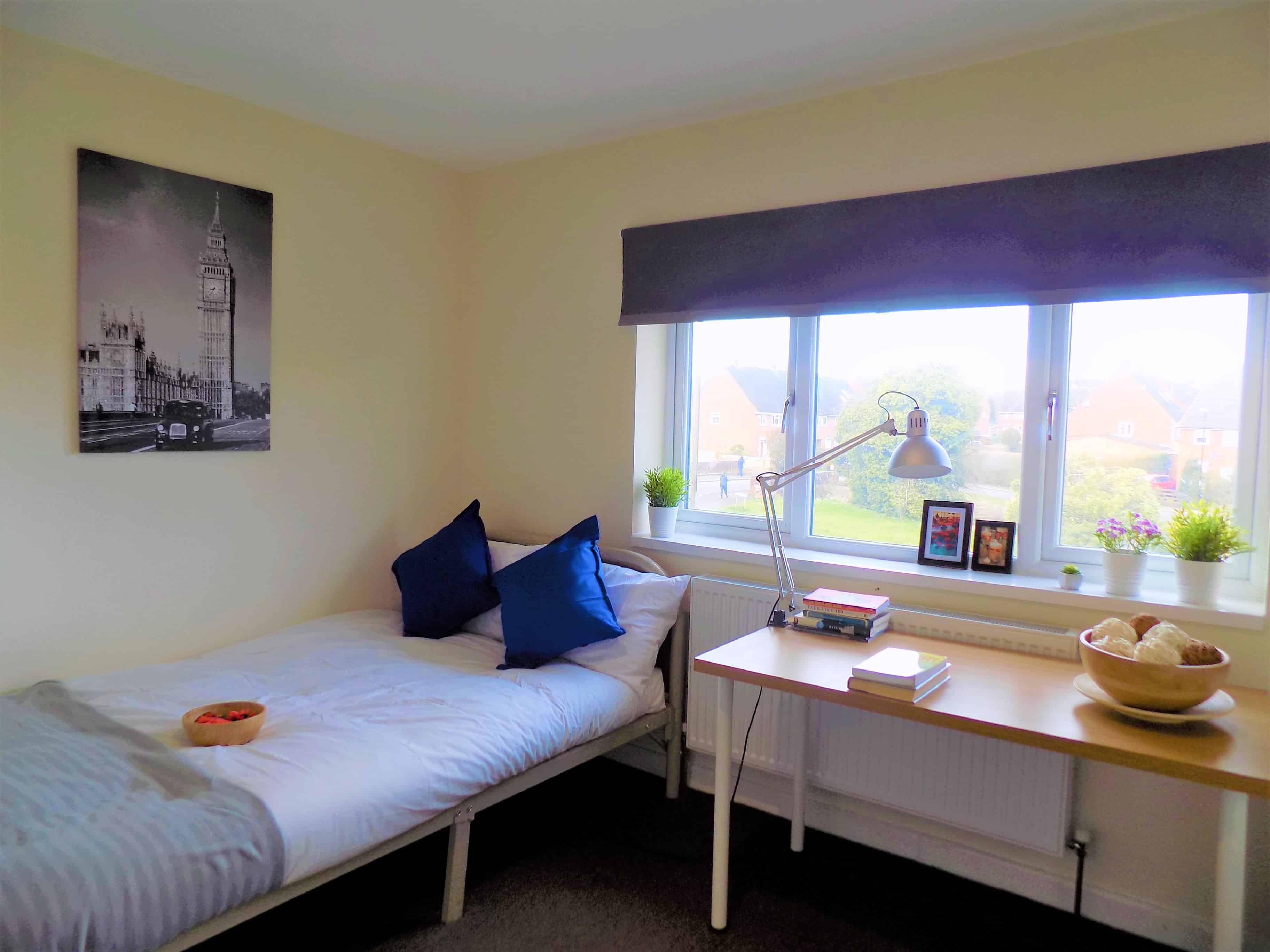 Kitchen?w=400&h=260&fit=crop&q=40&auto=format&trim=auto