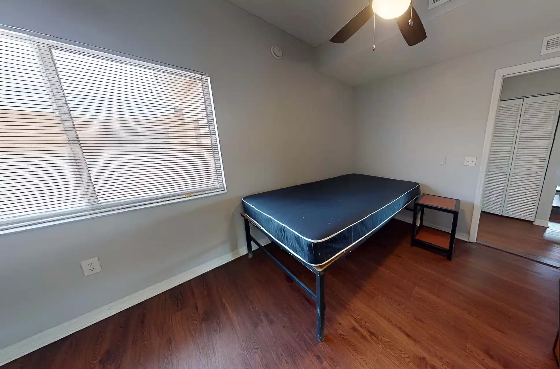 Amenities?w=400&h=260&fit=crop&q=40&auto=format&trim=auto