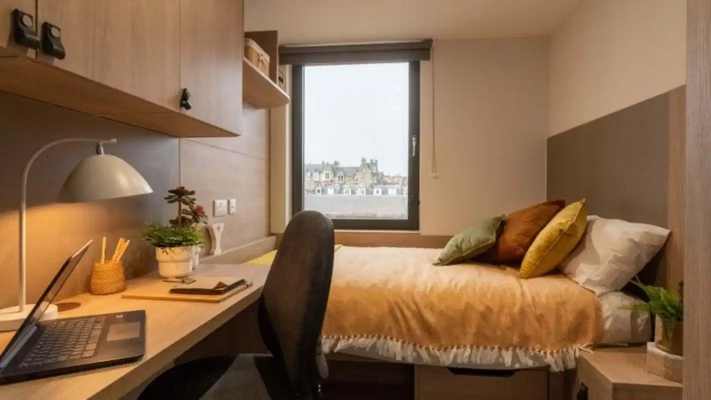 Amenities?w=400&h=260&fit=crop&q=40&auto=format&trim=auto