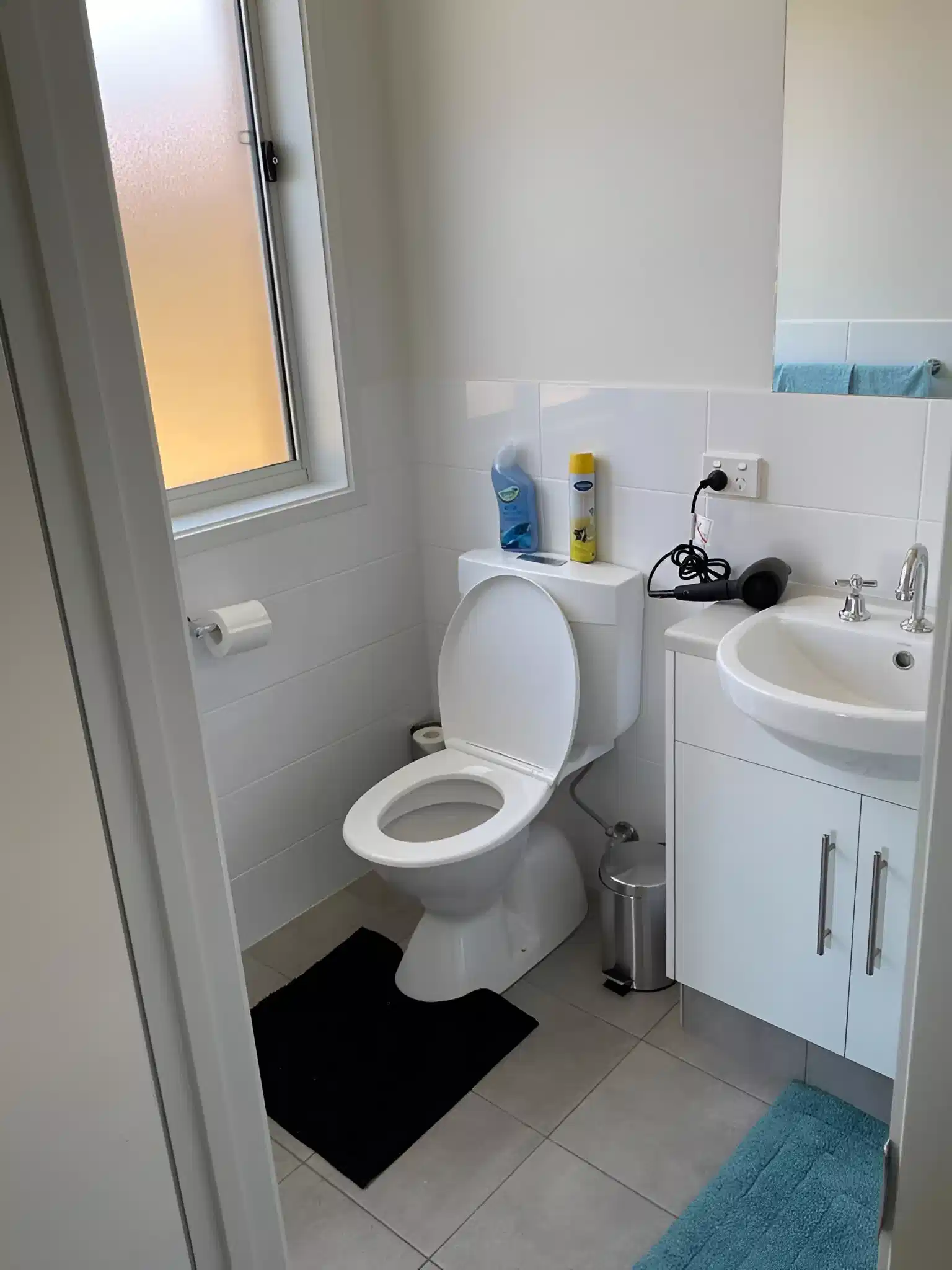 Amenities?w=400&h=260&fit=crop&q=40&auto=format&trim=auto