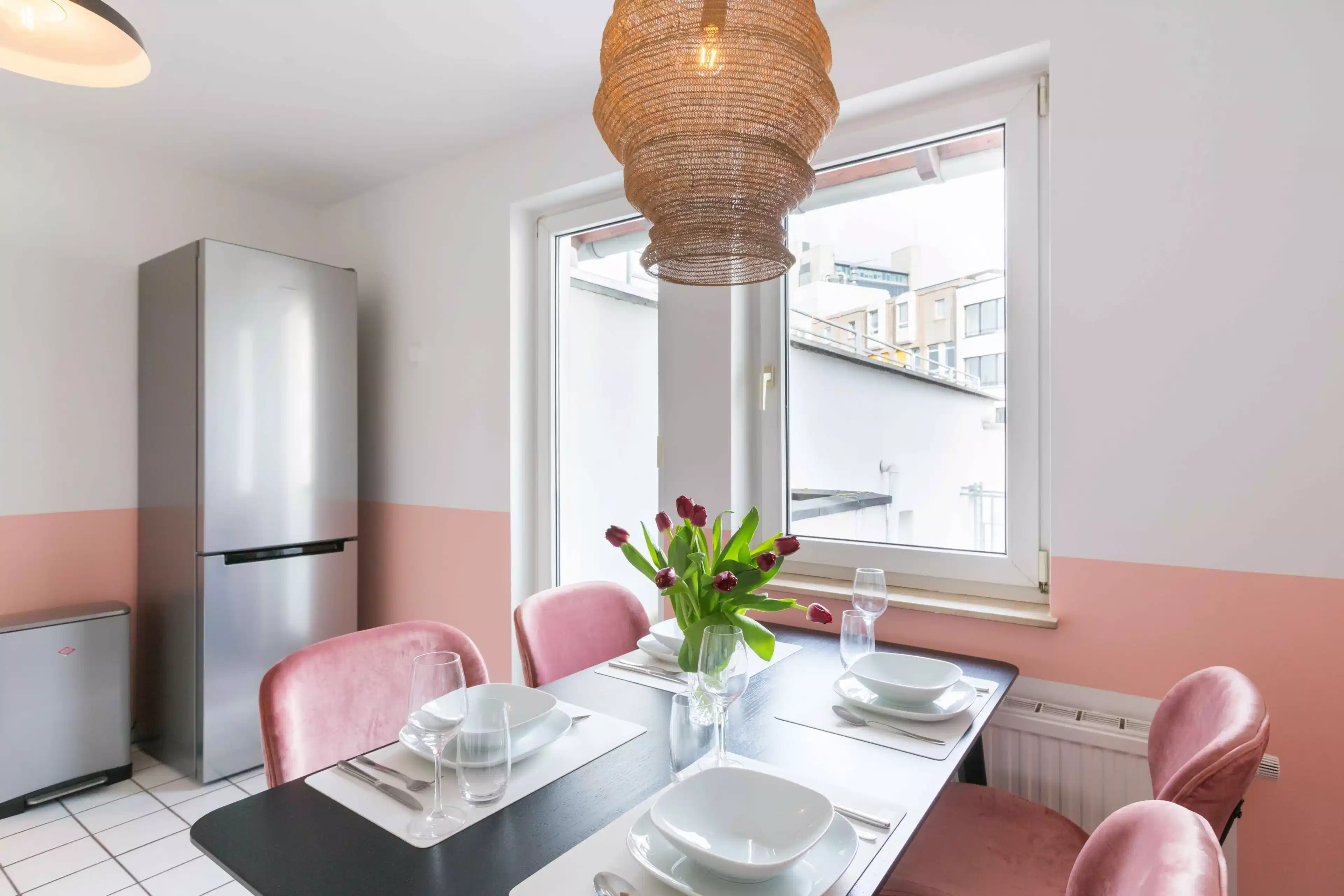 Exterior?w=400&h=260&fit=crop&q=40&auto=format&trim=auto